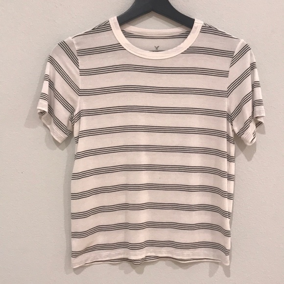 American Eagle Outfitters Tops - super soft tee